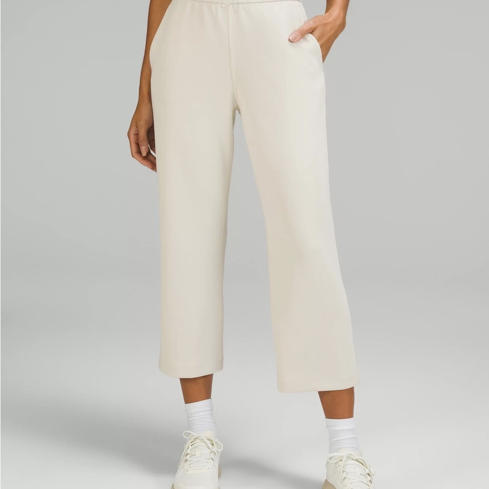 Lululemon Softstreme Straight Leg Crop Pant